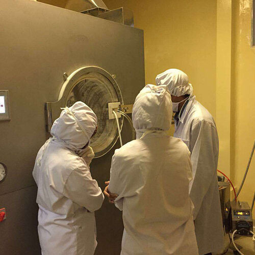 Neueste Unternehmensnachrichten über Intelligente Tablet-Film-Beschichtungsmaschine spielt eine große Rolle, wenn sie oben den schlechten Geruch von Medizin bedeckt