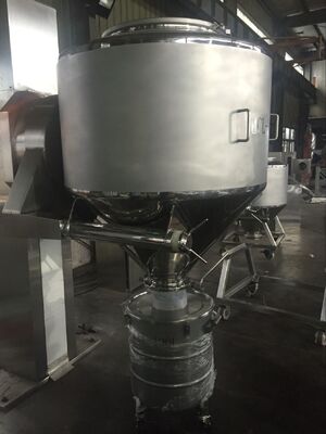 Guter Preis Automatische/halb automatische pharmazeutische Mischer-Pulver-Maschinen-Behälter-Mischmaschine Online